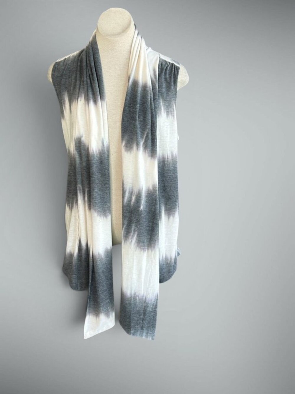 LinQ Boutique Gray White Tie Dye Lagenlook Open Drape Sleeveless Vest Size M